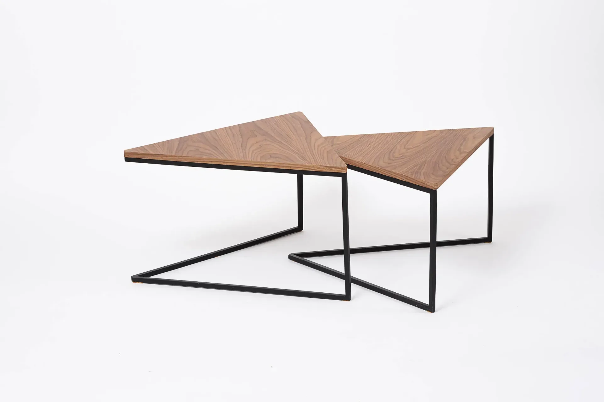Tables gigognes en bois et métal design Vavin