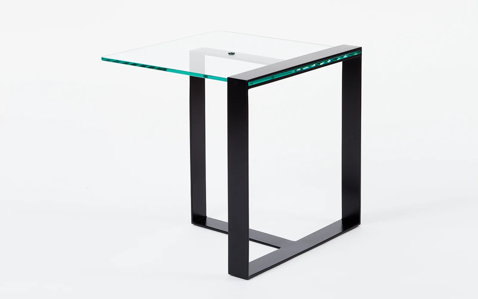 Table bout de canapé verre et metal design Séverin