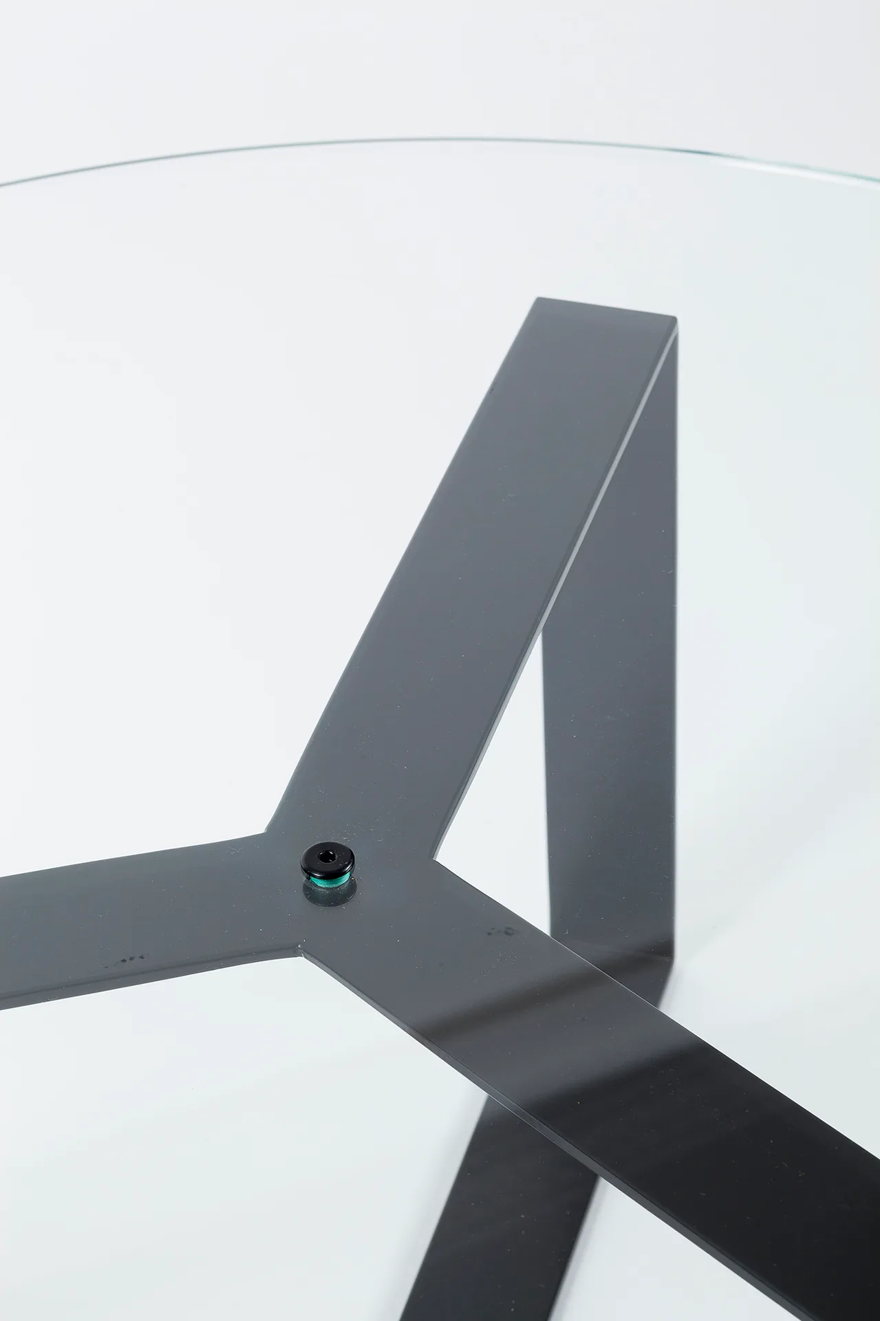 Severin round coffee table